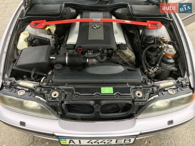 Серый БМВ 5 Серия, объемом двигателя 3.5 л и пробегом 262 тыс. км за 6999 $, фото 5 на Automoto.ua