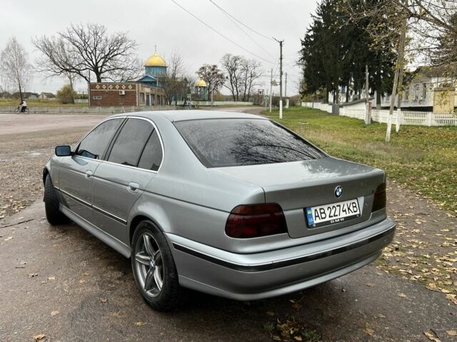 Серый БМВ 5 Серия, объемом двигателя 2.5 л и пробегом 300 тыс. км за 4350 $, фото 3 на Automoto.ua