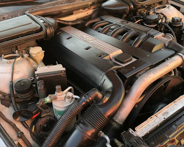 Сірий БМВ 5 Серія, об'ємом двигуна 2.5 л та пробігом 293 тис. км за 4600 $, фото 30 на Automoto.ua