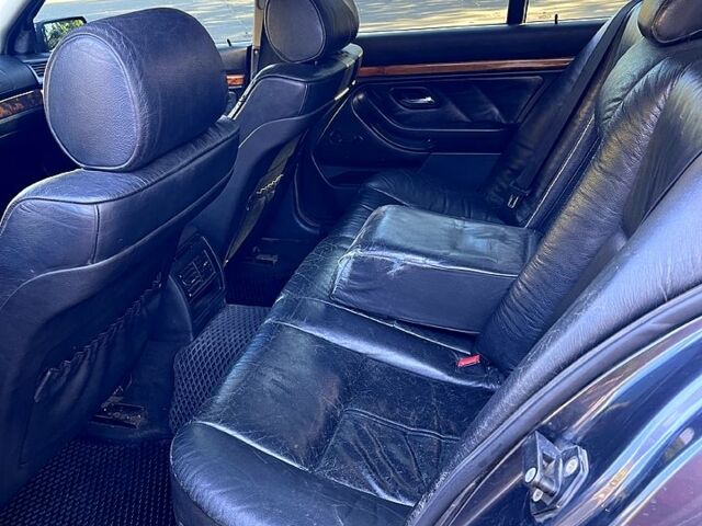 Серый БМВ 5 Серия, объемом двигателя 2.5 л и пробегом 395 тыс. км за 3350 $, фото 5 на Automoto.ua