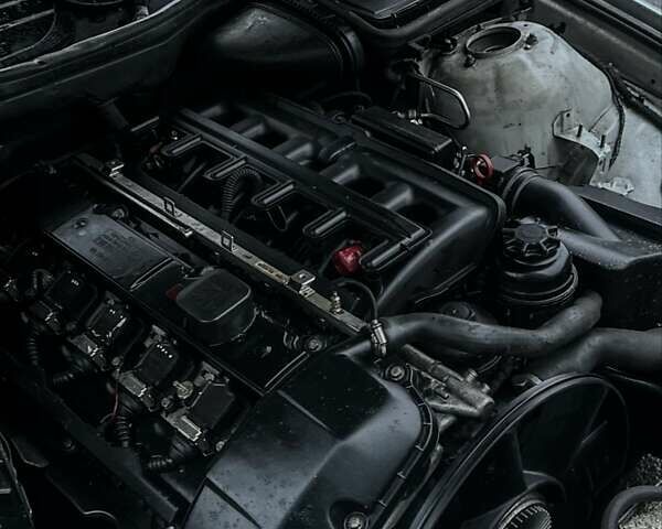 Серый БМВ 5 Серия, объемом двигателя 3 л и пробегом 244 тыс. км за 4600 $, фото 26 на Automoto.ua