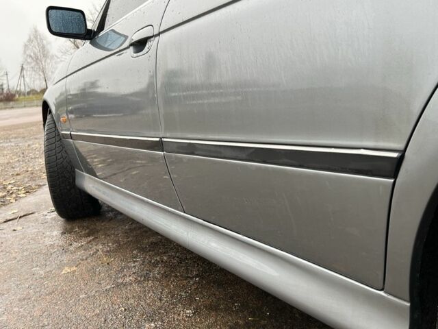 Серый БМВ 5 Серия, объемом двигателя 2.5 л и пробегом 300 тыс. км за 4350 $, фото 15 на Automoto.ua