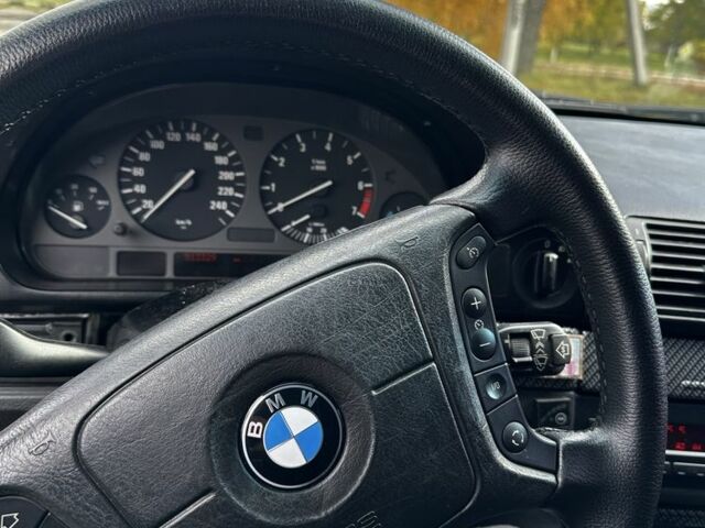 Серый БМВ 5 Серия, объемом двигателя 2.5 л и пробегом 502 тыс. км за 3000 $, фото 18 на Automoto.ua