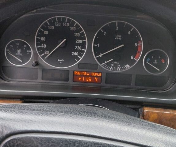 Сірий БМВ 5 Серія, об'ємом двигуна 0 л та пробігом 356 тис. км за 4800 $, фото 9 на Automoto.ua