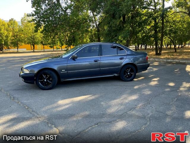 Серый БМВ 5 Серия, объемом двигателя 2.5 л и пробегом 395 тыс. км за 3350 $, фото 4 на Automoto.ua