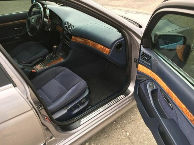 БМВ 5 Серия 1997 в Киеве на Automoto.ua Серый БМВ 5 Серия, объемом двигателя 3.5 л и пробегом 263 тыс. км за 7200 $, фото 2 на Automoto.ua