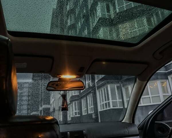 Серый БМВ 5 Серия, объемом двигателя 3 л и пробегом 244 тыс. км за 4600 $, фото 23 на Automoto.ua