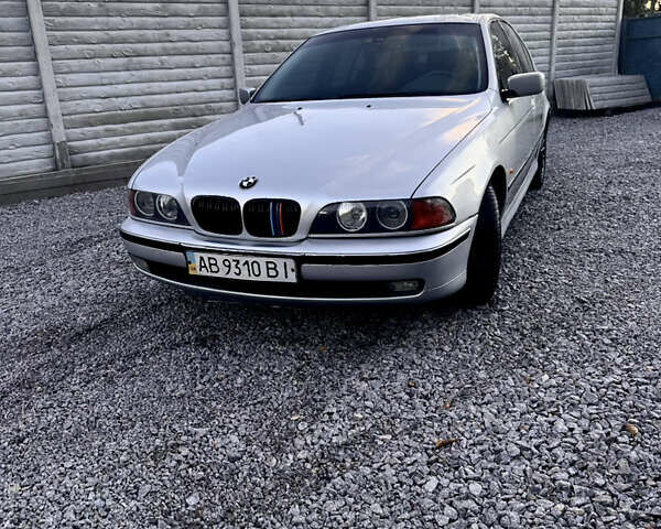 Серый БМВ 5 Серия, объемом двигателя 2.5 л и пробегом 415 тыс. км за 4200 $, фото 1 на Automoto.ua