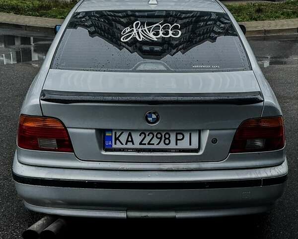 Серый БМВ 5 Серия, объемом двигателя 3 л и пробегом 244 тыс. км за 4600 $, фото 13 на Automoto.ua