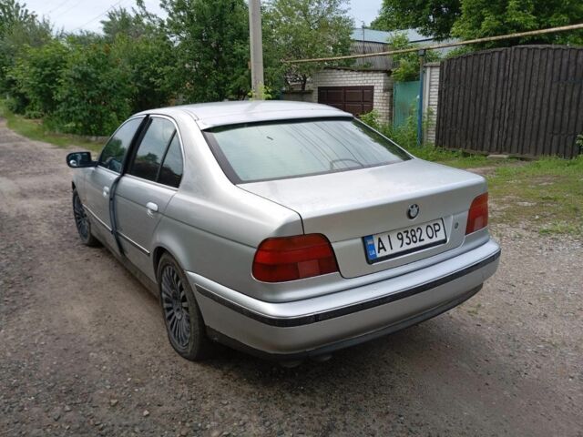 Серый БМВ 5 Серия, объемом двигателя 3.4 л и пробегом 370 тыс. км за 2750 $, фото 3 на Automoto.ua