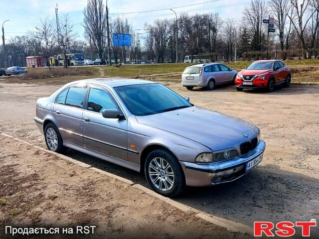 Серый БМВ 5 Серия, объемом двигателя 3.5 л и пробегом 400 тыс. км за 4200 $, фото 1 на Automoto.ua