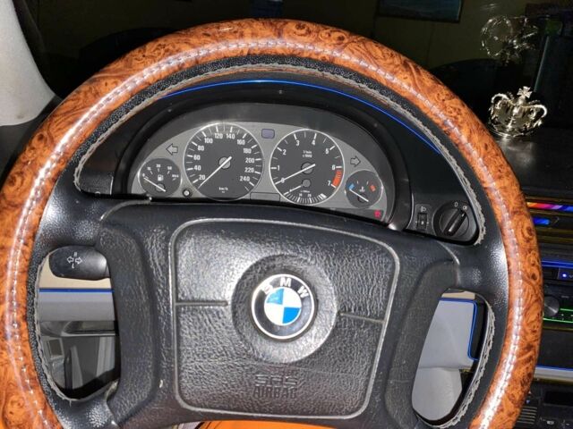 Серый БМВ 5 Серия, объемом двигателя 2 л и пробегом 650 тыс. км за 5000 $, фото 7 на Automoto.ua