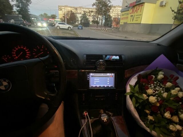 Серый БМВ 5 Серия, объемом двигателя 2 л и пробегом 280 тыс. км за 4000 $, фото 1 на Automoto.ua