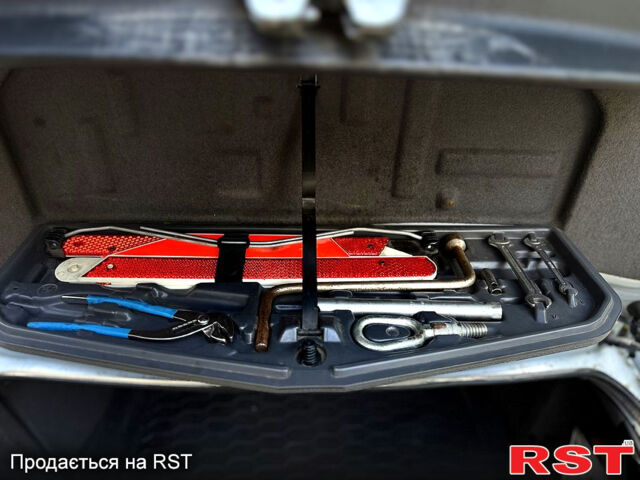 Серый БМВ 5 Серия, объемом двигателя 2 л и пробегом 327 тыс. км за 3500 $, фото 5 на Automoto.ua