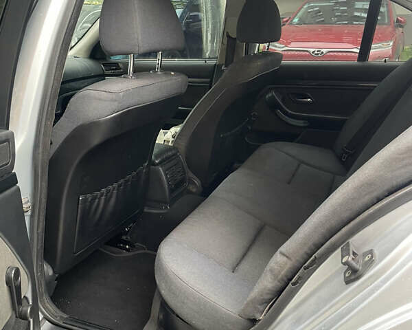 Серый БМВ 5 Серия, объемом двигателя 2 л и пробегом 480 тыс. км за 4500 $, фото 7 на Automoto.ua