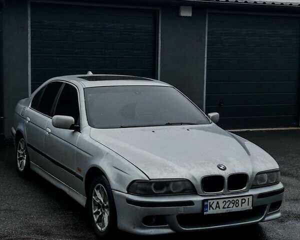 Серый БМВ 5 Серия, объемом двигателя 3 л и пробегом 244 тыс. км за 4500 $, фото 2 на Automoto.ua