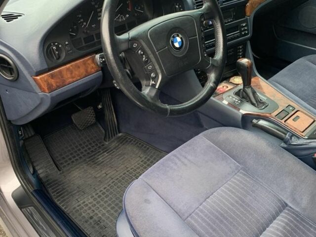 БМВ 5 Серия 1997 в Киеве на Automoto.ua Серый БМВ 5 Серия, объемом двигателя 3.5 л и пробегом 263 тыс. км за 7200 $, фото 4 на Automoto.ua