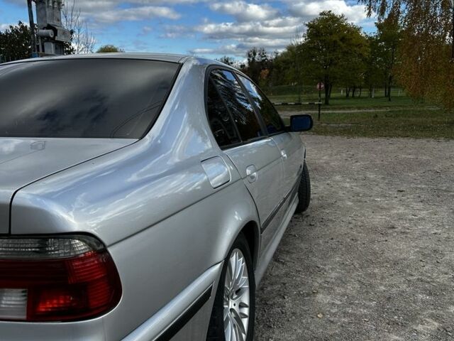 Серый БМВ 5 Серия, объемом двигателя 2.5 л и пробегом 502 тыс. км за 3000 $, фото 2 на Automoto.ua