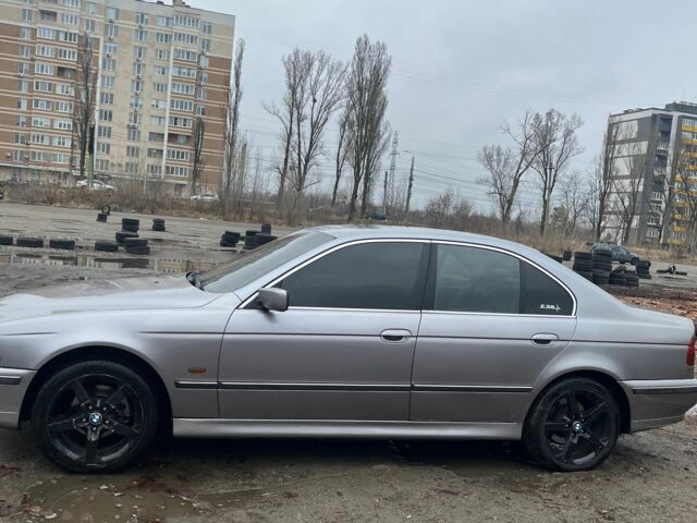 Серый БМВ 5 Серия, объемом двигателя 2 л и пробегом 420 тыс. км за 5000 $, фото 3 на Automoto.ua