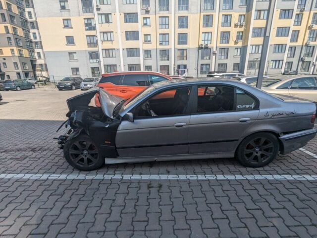Серый БМВ 5 Серия, объемом двигателя 0 л и пробегом 36 тыс. км за 1300 $, фото 3 на Automoto.ua