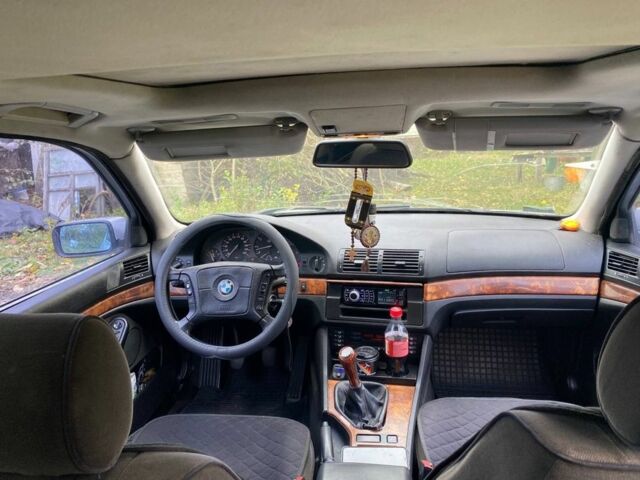 Серый БМВ 5 Серия, объемом двигателя 2.5 л и пробегом 425 тыс. км за 3550 $, фото 5 на Automoto.ua