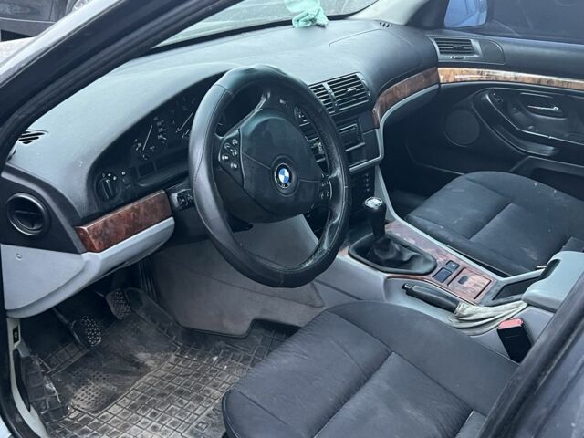 Серый БМВ 5 Серия, объемом двигателя 2.8 л и пробегом 500 тыс. км за 3350 $, фото 3 на Automoto.ua