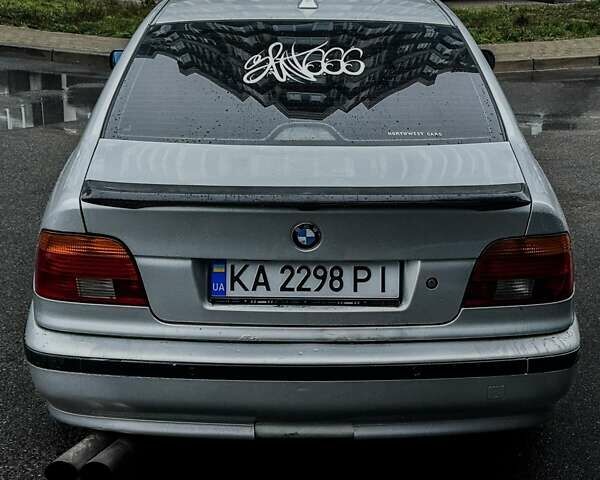Серый БМВ 5 Серия, объемом двигателя 3 л и пробегом 244 тыс. км за 4500 $, фото 4 на Automoto.ua