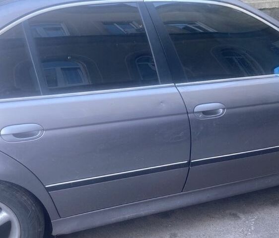 Сірий БМВ 5 Серія, об'ємом двигуна 2 л та пробігом 396 тис. км за 3700 $, фото 1 на Automoto.ua