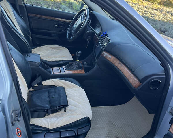 Серый БМВ 5 Серия, объемом двигателя 1.99 л и пробегом 380 тыс. км за 2850 $, фото 6 на Automoto.ua