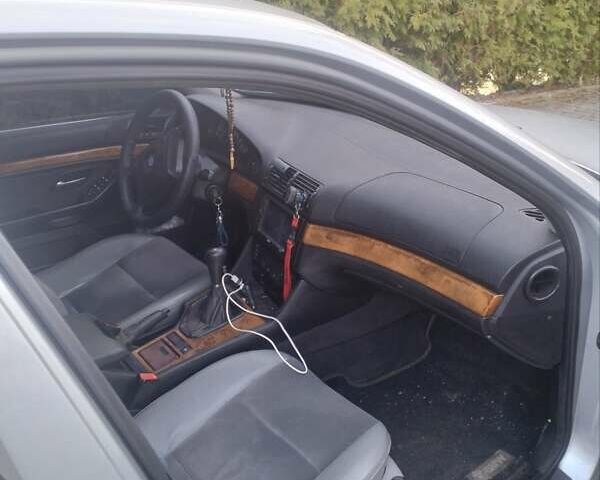 Серый БМВ 5 Серия, объемом двигателя 1.99 л и пробегом 410 тыс. км за 3200 $, фото 1 на Automoto.ua