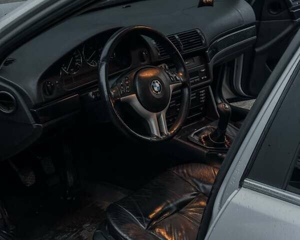 Серый БМВ 5 Серия, объемом двигателя 3 л и пробегом 244 тыс. км за 4600 $, фото 18 на Automoto.ua