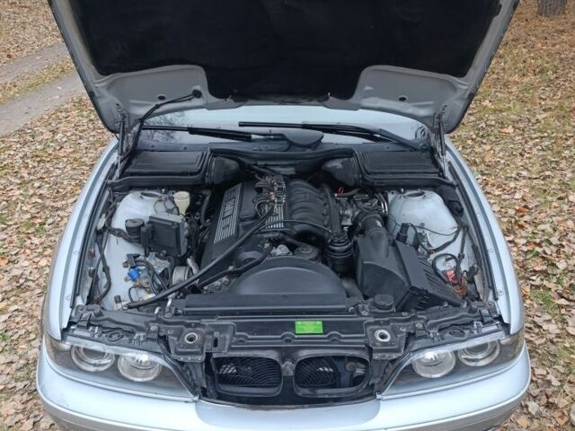 Серый БМВ 5 Серия, объемом двигателя 2 л и пробегом 389 тыс. км за 3800 $, фото 6 на Automoto.ua