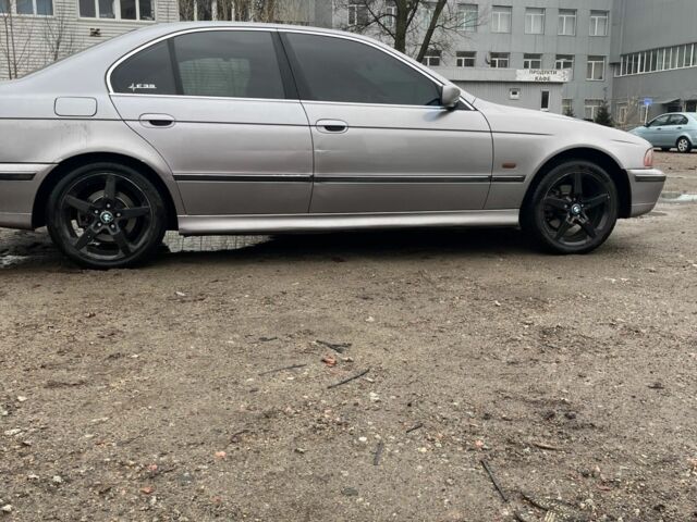 Серый БМВ 5 Серия, объемом двигателя 2 л и пробегом 420 тыс. км за 5000 $, фото 1 на Automoto.ua