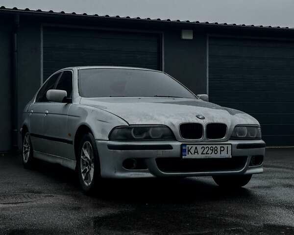 Серый БМВ 5 Серия, объемом двигателя 3 л и пробегом 244 тыс. км за 4600 $, фото 2 на Automoto.ua