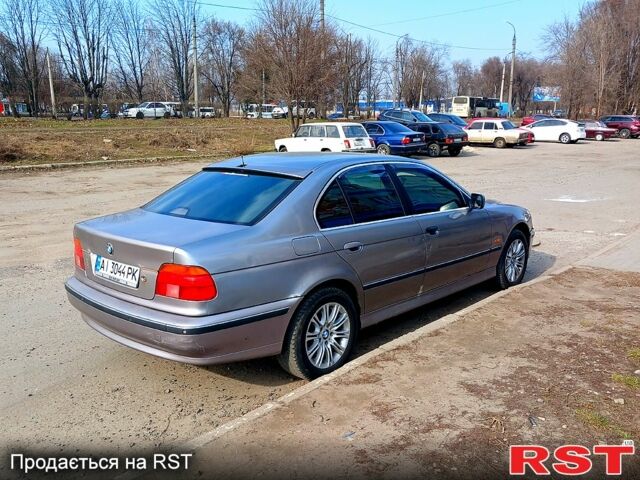 Серый БМВ 5 Серия, объемом двигателя 3.5 л и пробегом 400 тыс. км за 4200 $, фото 2 на Automoto.ua