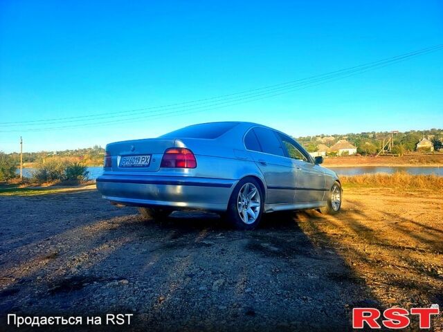 Серый БМВ 5 Серия, объемом двигателя 2 л и пробегом 300 тыс. км за 3500 $, фото 1 на Automoto.ua