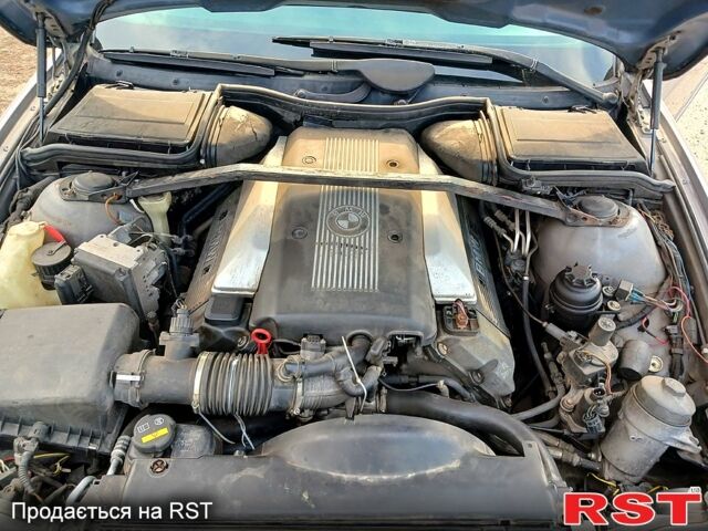 Серый БМВ 5 Серия, объемом двигателя 3.5 л и пробегом 400 тыс. км за 4200 $, фото 7 на Automoto.ua