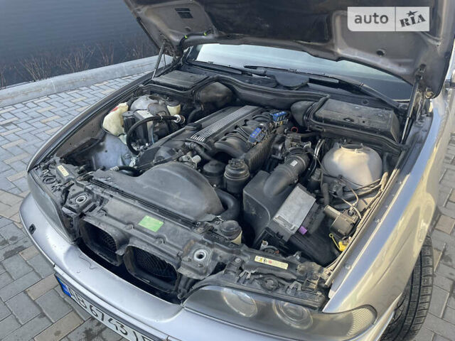 Серый БМВ 5 Серия, объемом двигателя 2.5 л и пробегом 350 тыс. км за 6100 $, фото 7 на Automoto.ua