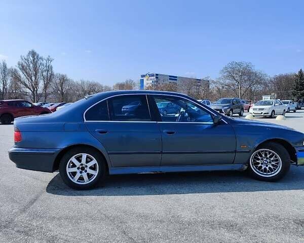 Серый БМВ 5 Серия, объемом двигателя 2.79 л и пробегом 507 тыс. км за 3300 $, фото 5 на Automoto.ua