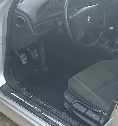 Серый БМВ 5 Серия, объемом двигателя 1.99 л и пробегом 510 тыс. км за 3550 $, фото 2 на Automoto.ua