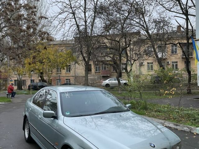 Серый БМВ 5 Серия, объемом двигателя 2.5 л и пробегом 230 тыс. км за 4050 $, фото 4 на Automoto.ua