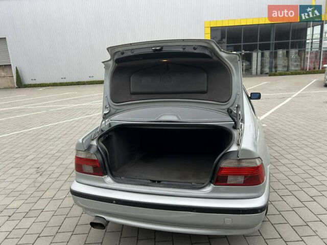 Серый БМВ 5 Серия, объемом двигателя 4.4 л и пробегом 350 тыс. км за 4999 $, фото 43 на Automoto.ua