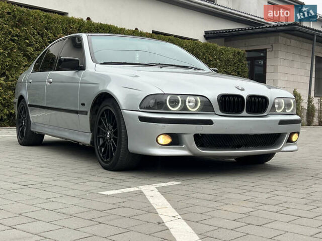 Серый БМВ 5 Серия, объемом двигателя 4.4 л и пробегом 350 тыс. км за 4999 $, фото 10 на Automoto.ua