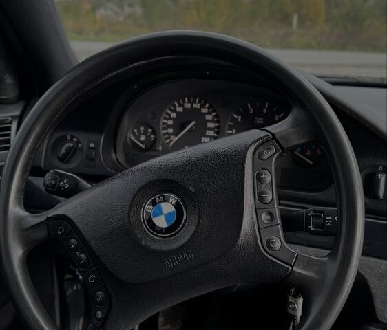 Серый БМВ 5 Серия, объемом двигателя 2 л и пробегом 235 тыс. км за 3599 $, фото 6 на Automoto.ua