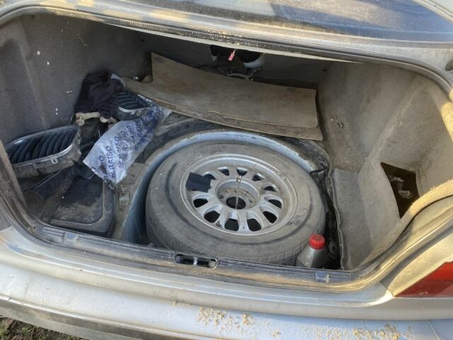 Серый БМВ 5 Серия, объемом двигателя 2.5 л и пробегом 350 тыс. км за 1500 $, фото 3 на Automoto.ua