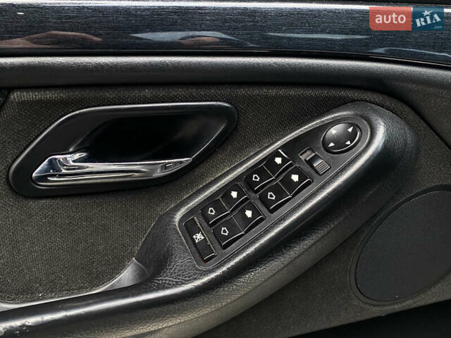 Сірий БМВ 5 Серія, об'ємом двигуна 1.99 л та пробігом 493 тис. км за 3700 $, фото 7 на Automoto.ua