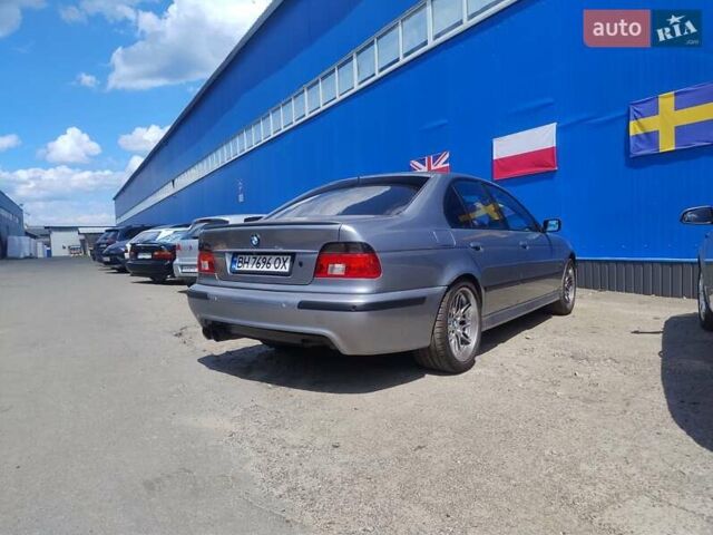 Серый БМВ 5 Серия, объемом двигателя 4.4 л и пробегом 999 тыс. км за 7800 $, фото 4 на Automoto.ua