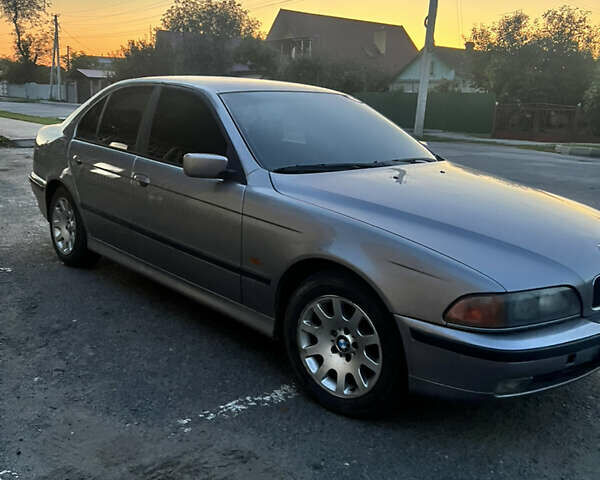 Серый БМВ 5 Серия, объемом двигателя 2.5 л и пробегом 431 тыс. км за 3700 $, фото 1 на Automoto.ua