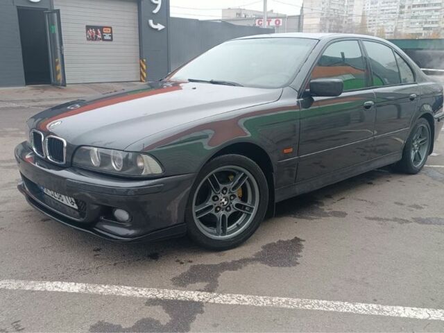 Серый БМВ 5 Серия, объемом двигателя 3.5 л и пробегом 200 тыс. км за 5500 $, фото 1 на Automoto.ua