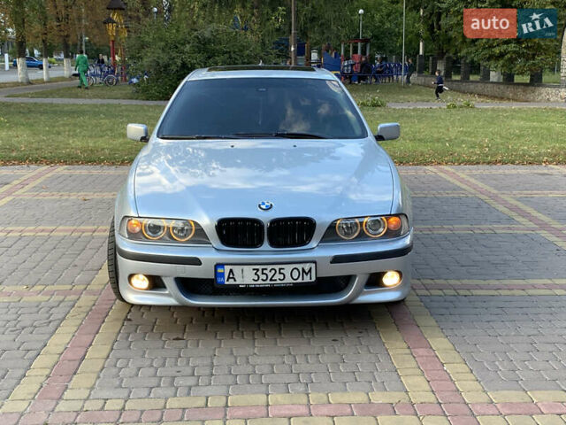 Серый БМВ 5 Серия, объемом двигателя 4.4 л и пробегом 577 тыс. км за 7500 $, фото 3 на Automoto.ua